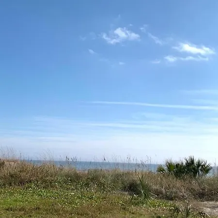 Awesome Apartment In Walking Distance To The Beach